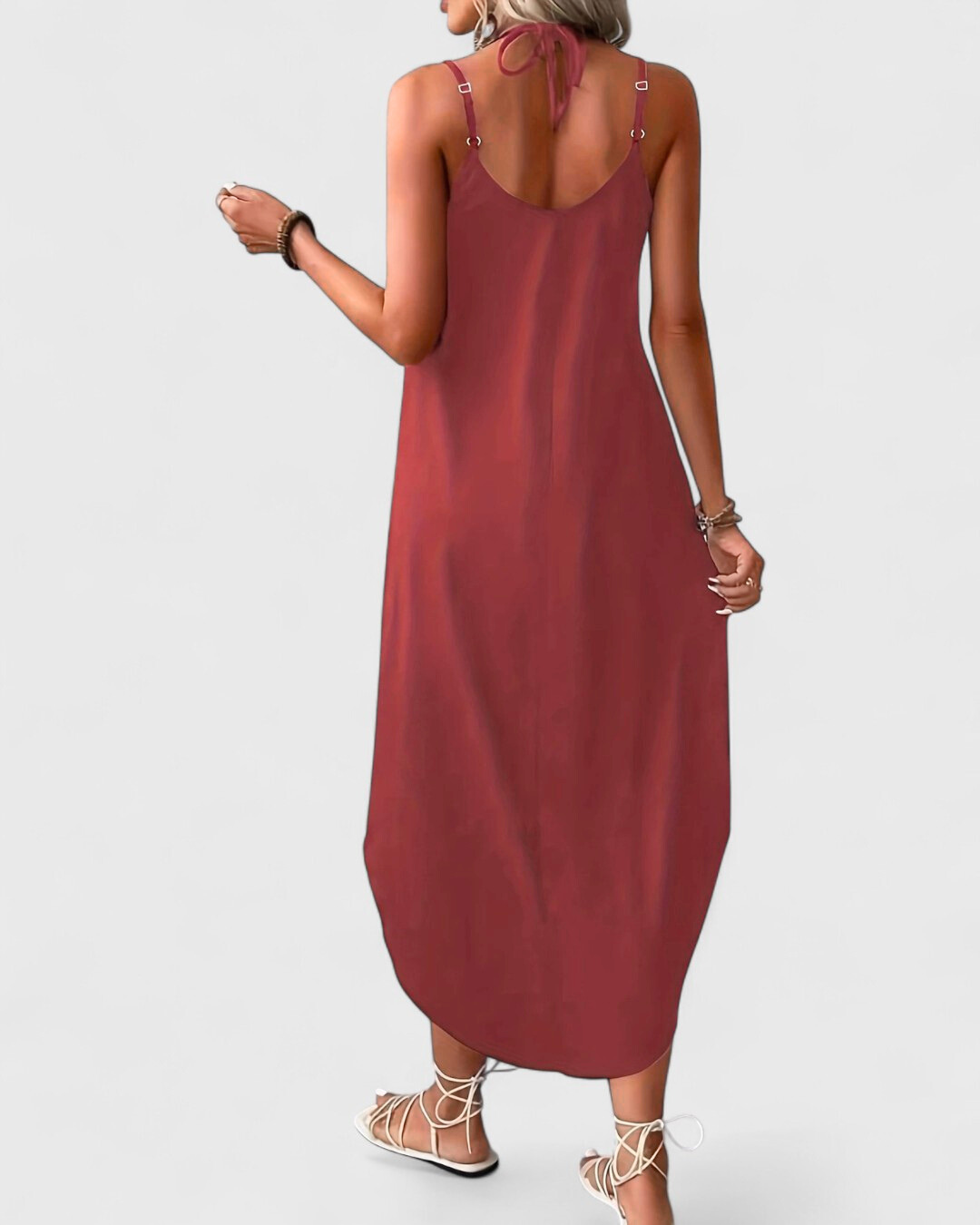 Zofia™ – Lång, Flödande Sommarklänning med Smala Axelband