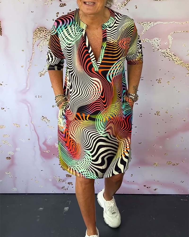 Yara™ – Elegant & Färgstark Sommarklänning med V-ringning